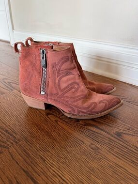 Frye Sacha Primrose Shortie western ankle boots